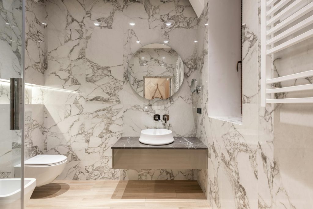 Luxury bathroom upgrades with designer finishes in NYC by Straight Houses